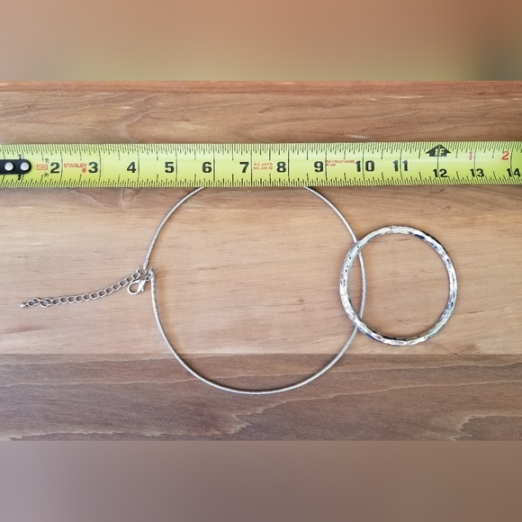 Silver tone snake chain necklace with large silver hoop pendant (137) - Picture 4 of 4